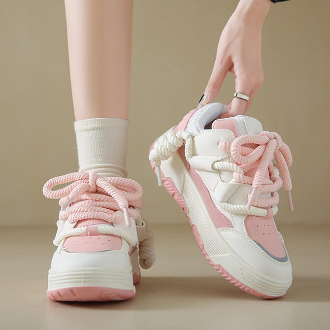 Women's shoes sneaker height